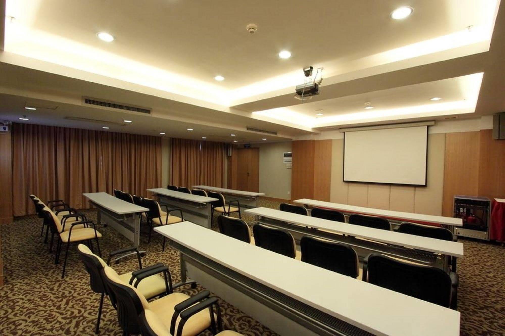 Mandarin Hotel Kuangcsou Kültér fotó